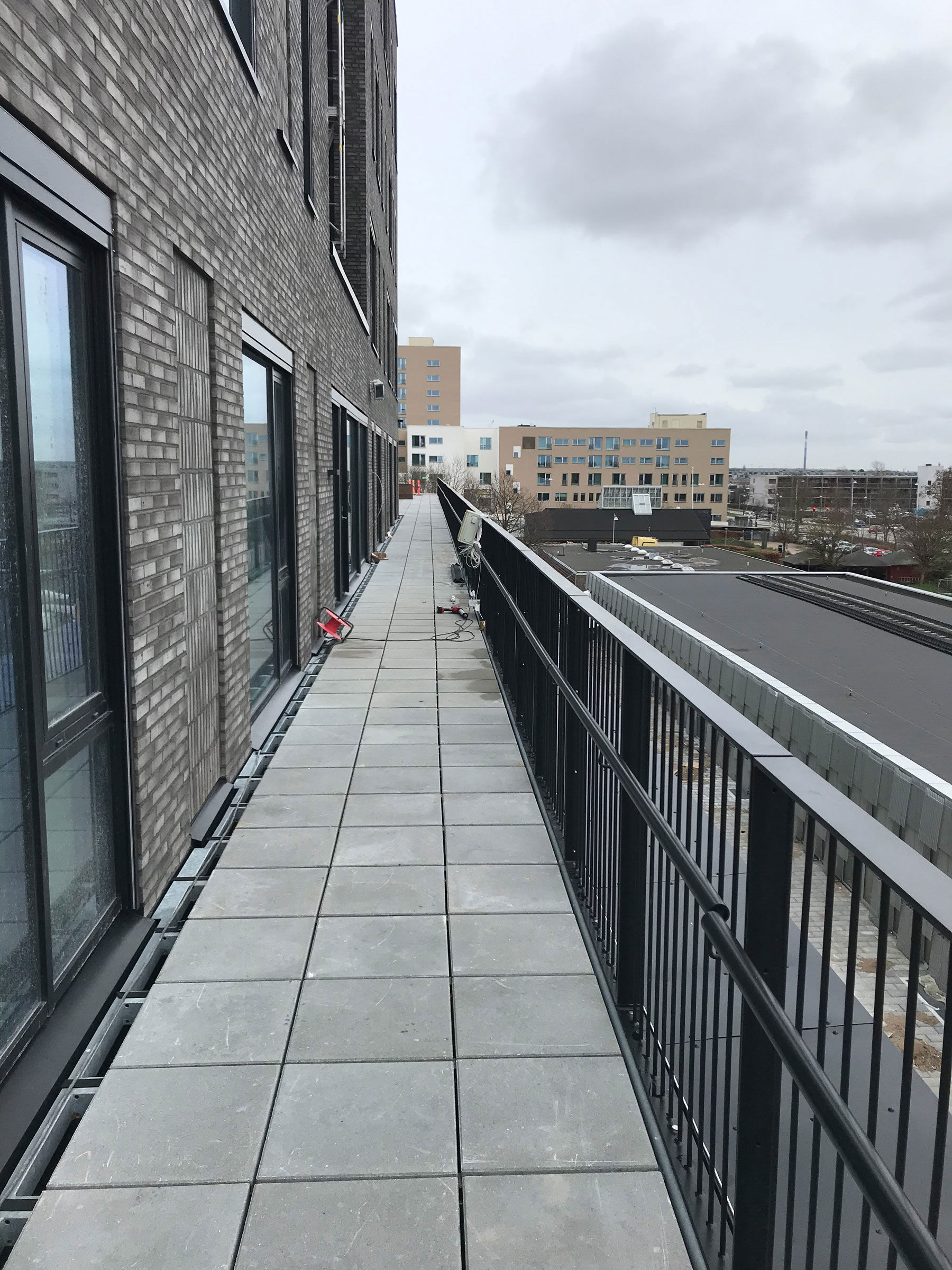 Tagterrassen ved Next gymnasium i Albertslund